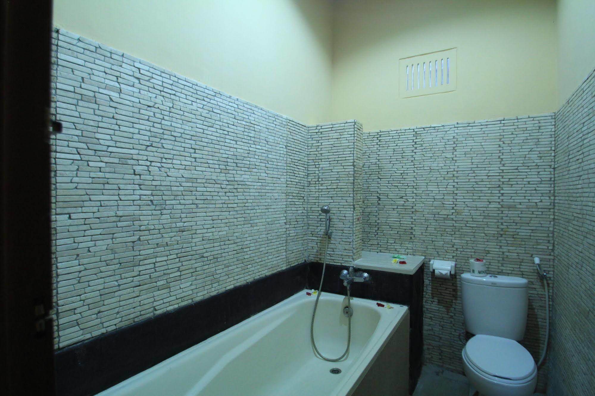 Taman Sari Cottages Kuta Lombok Esterno foto