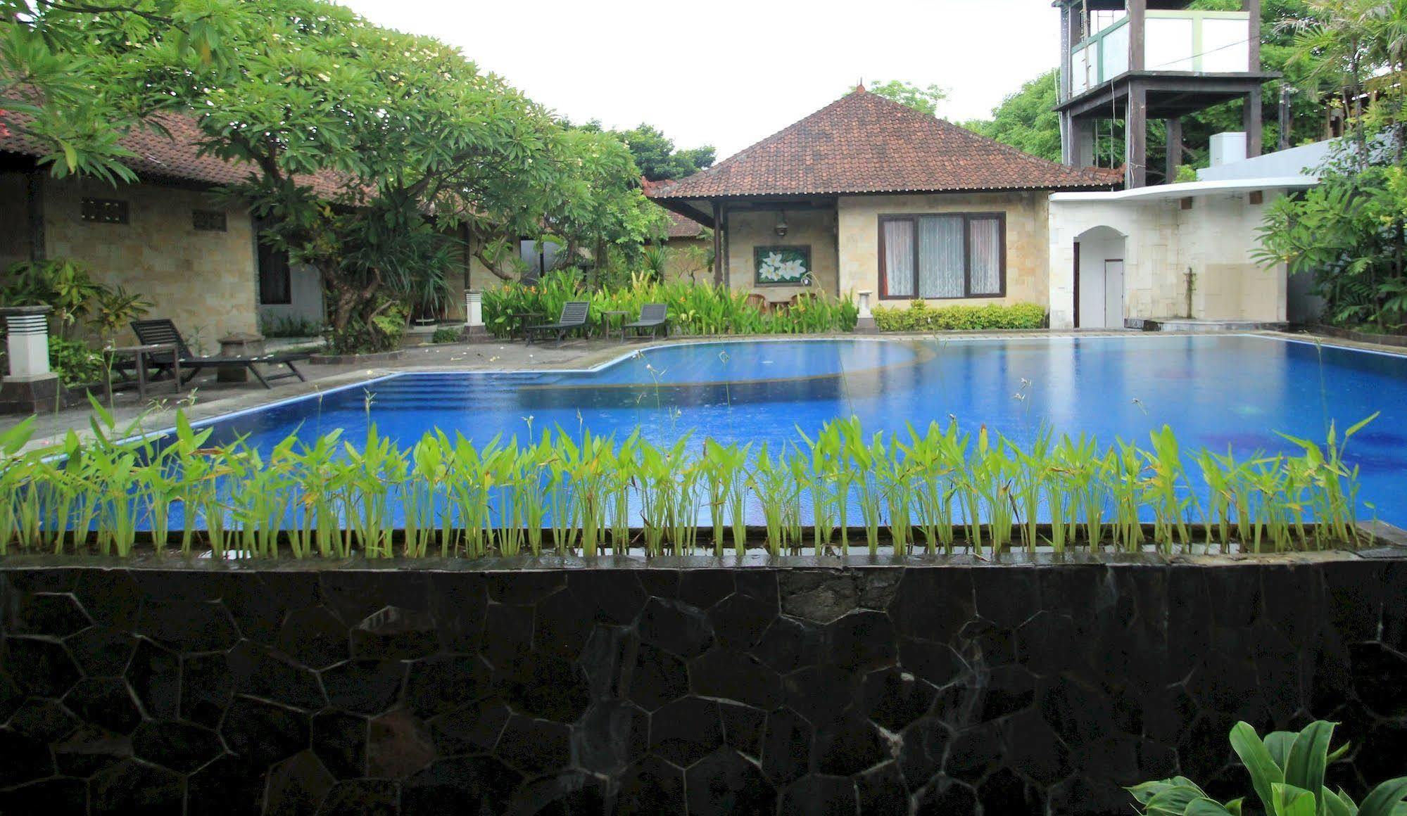 Taman Sari Cottages Kuta Lombok Esterno foto
